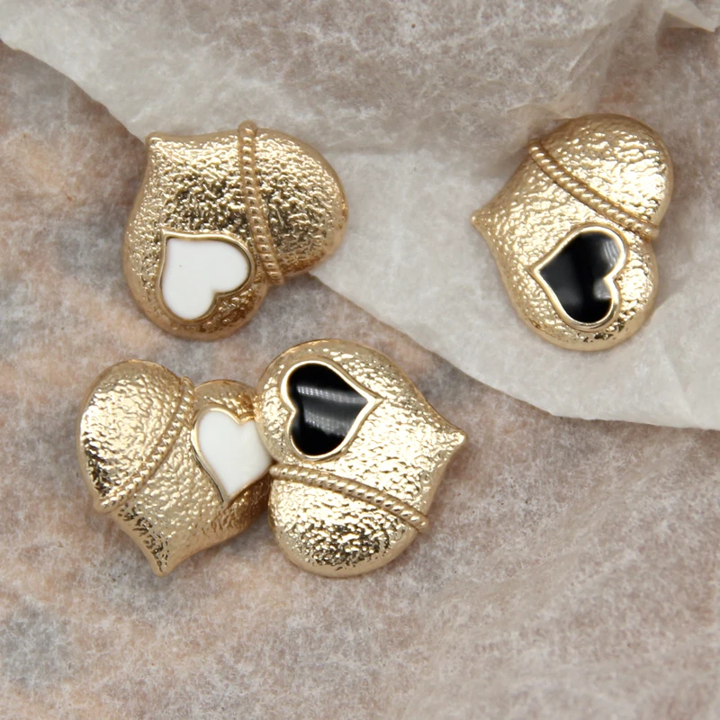 HENGC 15mm Gold Metal Women Coat Heart Buttons For Clothing Vintage Blouse Shirt Decorative DIY Crafts Accessories Wholesale
HENGC 15mm Gold Metal Women Coat Heart Buttons For Clothing Vintage Blouse Shirt Decorative DIY Crafts Accessories Wholesale