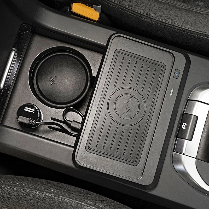 Mobile Phone Wireless Charger Accessories Kit Center Console Charging Pad for Land Rover Discovery Sport 2015-2020
Mobile Phone Wireless Charger Accessories Kit Center Console Charging Pad for Land Rover Discovery Sport 2015-2020