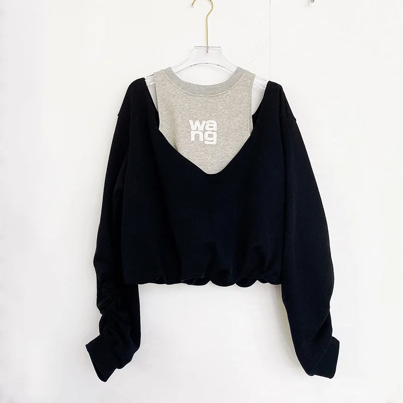 Hoodies & Sweatshirts
Hoodies & Sweatshirts