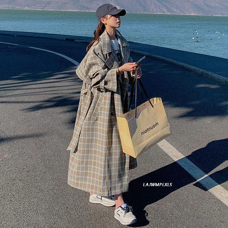 2021 Spring Classic Plaid Trench Coat For Women Autumn New Mid-length Loose High Quality Korean Elegant Double Breasted Overcoat 
2021 Spring Classic Plaid Trench Coat For Women Autumn New Mid-length Loose High Quality Korean Elegant Double Breasted Overcoat