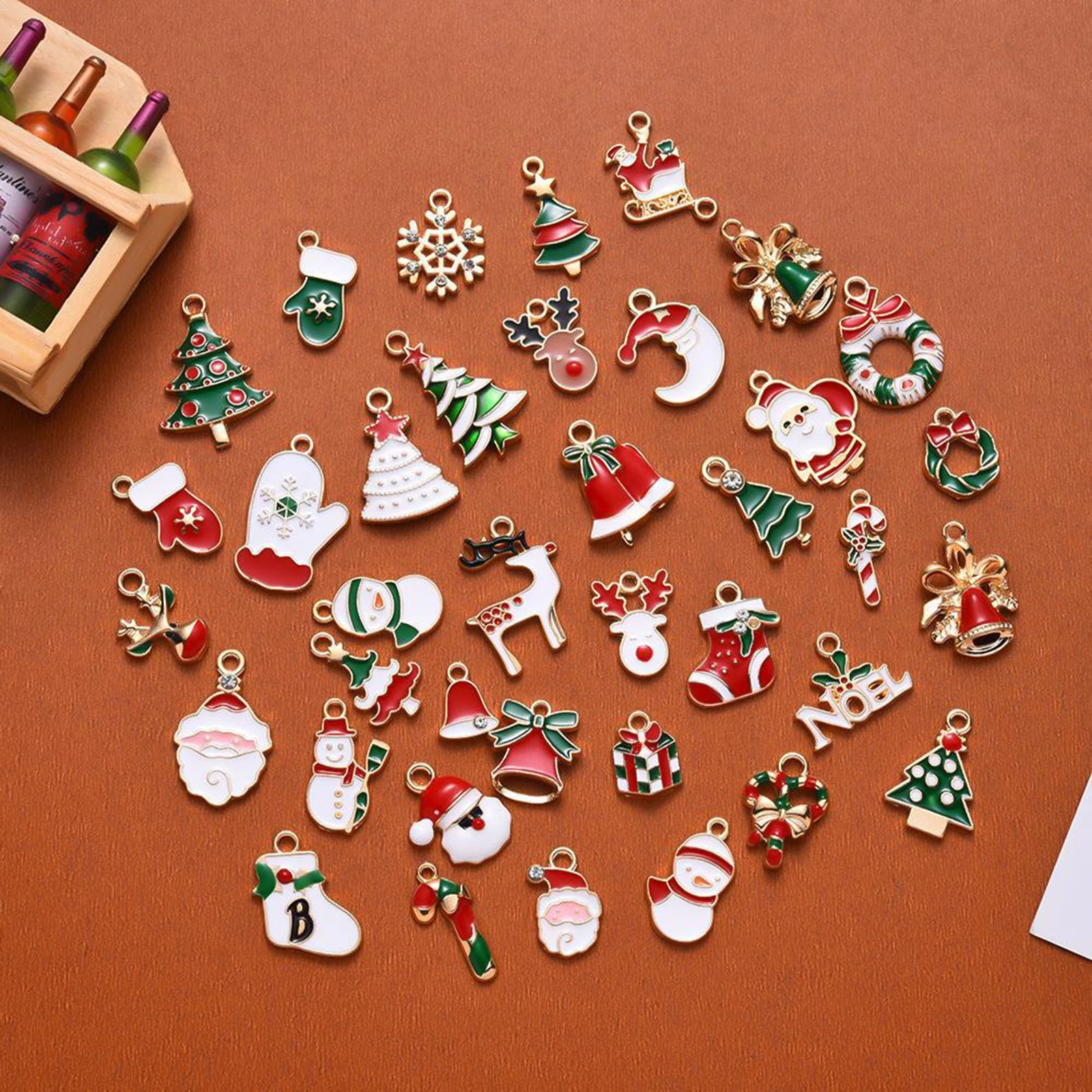 38pcs Mixed Christmas Charms Enamel Pendants Ornaments Xmas Tree Decoration 
38pcs Mixed Christmas Charms Enamel Pendants Ornaments Xmas Tree Decoration