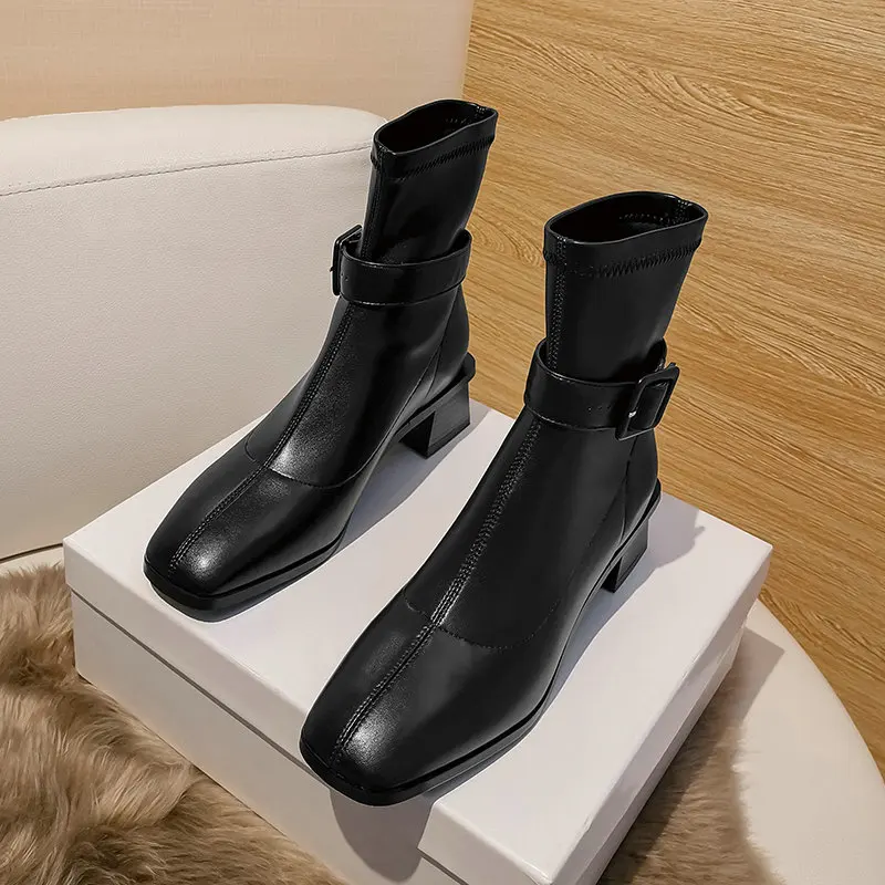 2021 New Ankle Boots Fashion Square High Heel Superfine Fiber Women Shoes Square Toe Autumn Winter Ladies Shoes Size 34-43
2021 New Ankle Boots Fashion Square High Heel Superfine Fiber Women Shoes Square Toe Autumn Winter Ladies Shoes Size 34-43
