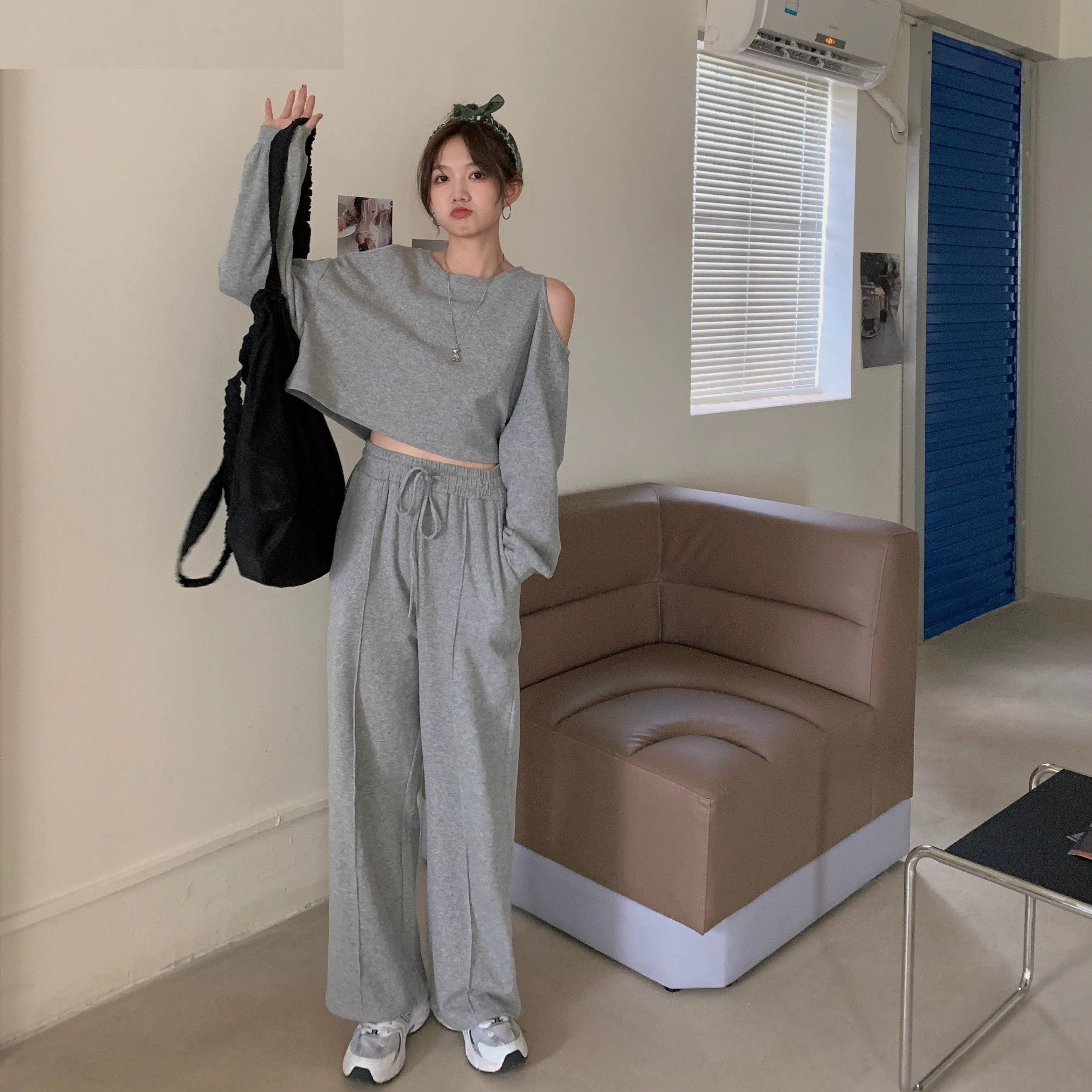 Новинка, комплект из двух предметов, осенняя одежда для женщин, модные повседневные брюки с широкими штанинами, футболки, костюмы, женская о... 
Новинка, комплект из двух предметов, осенняя одежда для женщин, модные повседневные брюки с широкими штанинами, футболки, костюмы, женская о...