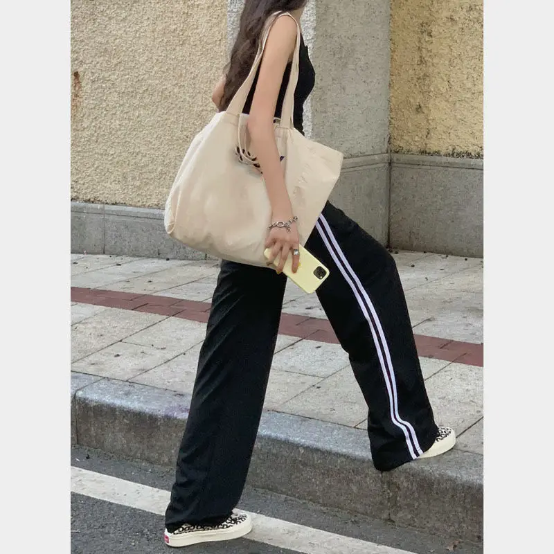 MINGLIUSILI Black Sweatpants Women Spring Korean Style Fashion 2021 Print Joggers Women Casual All-match High Waist Trousers
MINGLIUSILI Black Sweatpants Women Spring Korean Style Fashion 2021 Print Joggers Women Casual All-match High Waist Trousers