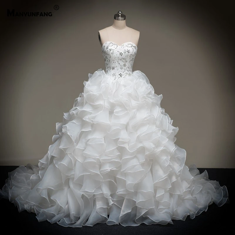 Luxury Strapless Embroidery Appliques Tulle Diamond Wedding Dress 2021 Hot Sale Lace Up Back Sleeveless Bridal Ball Gown
Luxury Strapless Embroidery Appliques Tulle Diamond Wedding Dress 2021 Hot Sale Lace Up Back Sleeveless Bridal Ball Gown