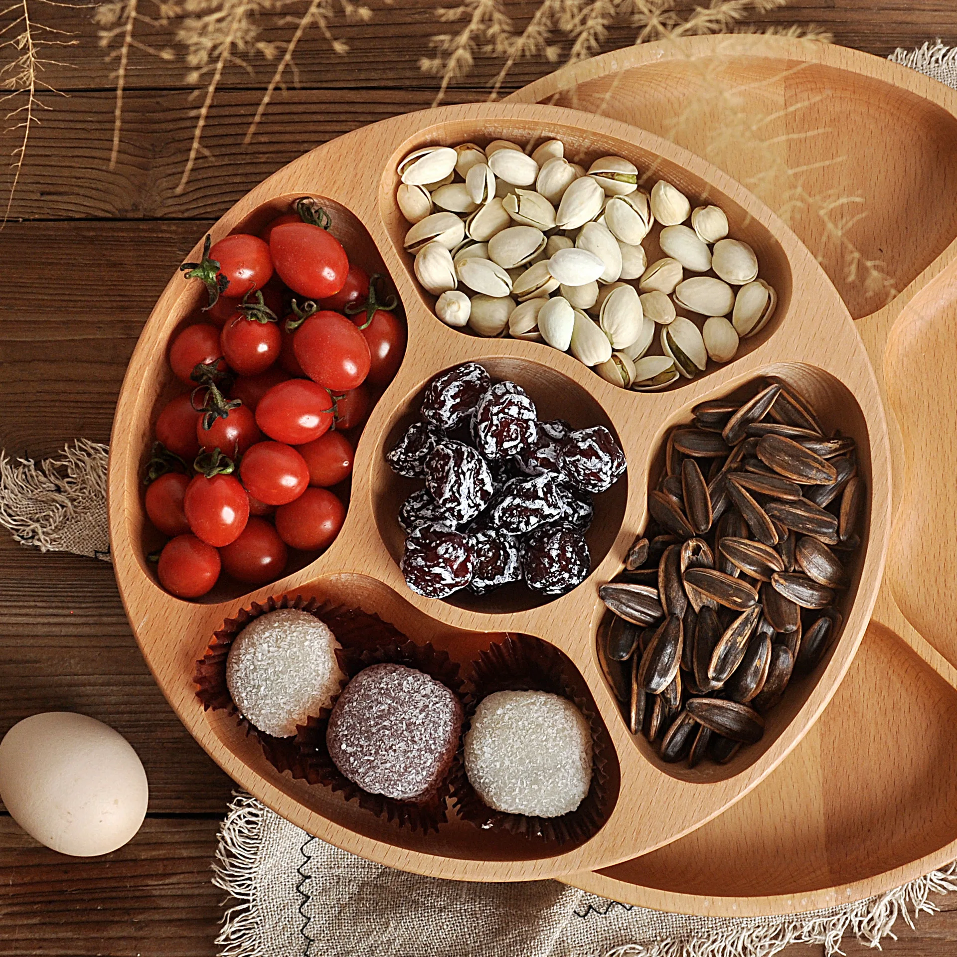 5 Grids Wood Round Snack Plate Portable Nuts Storage Holder Candy Large Capacity Food Tray Desktop Bread Organizer for Kitchen
5 Grids Wood Round Snack Plate Portable Nuts Storage Holder Candy Large Capacity Food Tray Desktop Bread Organizer for Kitchen