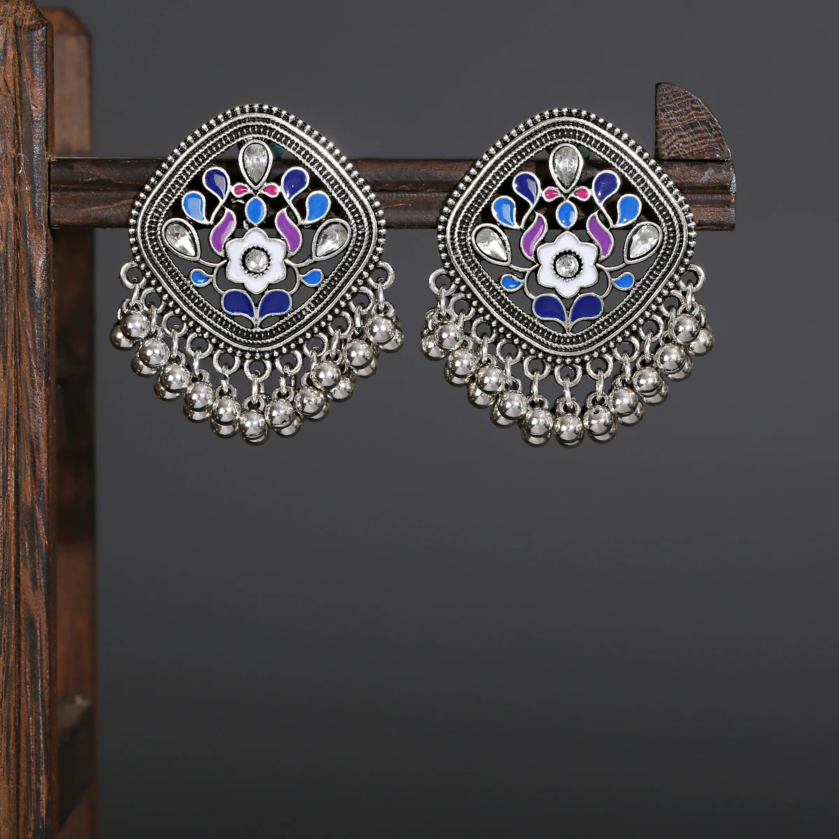 Vintage Silver Color Hollow Earrings For Women Indian Jewelry Thailand Ethnic Dripping Oil Blue Flower Earrings Hangers
Vintage Silver Color Hollow Earrings For Women Indian Jewelry Thailand Ethnic Dripping Oil Blue Flower Earrings Hangers