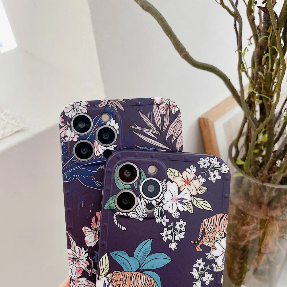 Luxury Brand Case for Phone 12 Pro Max XR XS X 7 8 Plus 12Pro SE I phone 11 Cases for Women Flower Jungle With Luxury Logo Case
Luxury Brand Case for Phone 12 Pro Max XR XS X 7 8 Plus 12Pro SE I phone 11 Cases for Women Flower Jungle With Luxury Logo Case