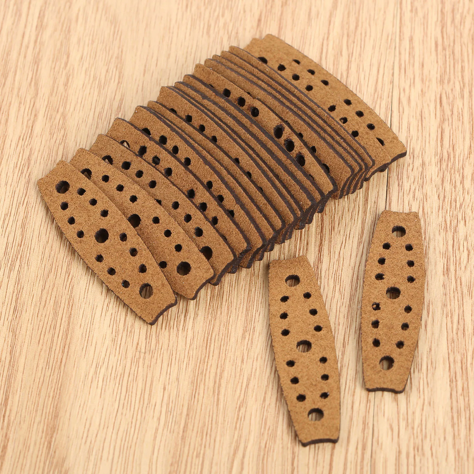 20Pcs 50mm Hunting Microfiber Leather Slingshots Pouches Outdoor Shooting Bow Sling Shots Catapults Replacements 14mmX8mm Brown
20Pcs 50mm Hunting Microfiber Leather Slingshots Pouches Outdoor Shooting Bow Sling Shots Catapults Replacements 14mmX8mm Brown