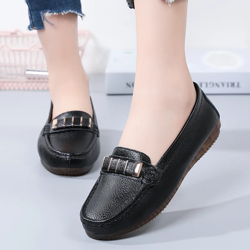 Peas shoes women spring new all-match single shoes Korean casual flat leather middle-aged mother shoes
Peas shoes women spring new all-match single shoes Korean casual flat leather middle-aged mother shoes