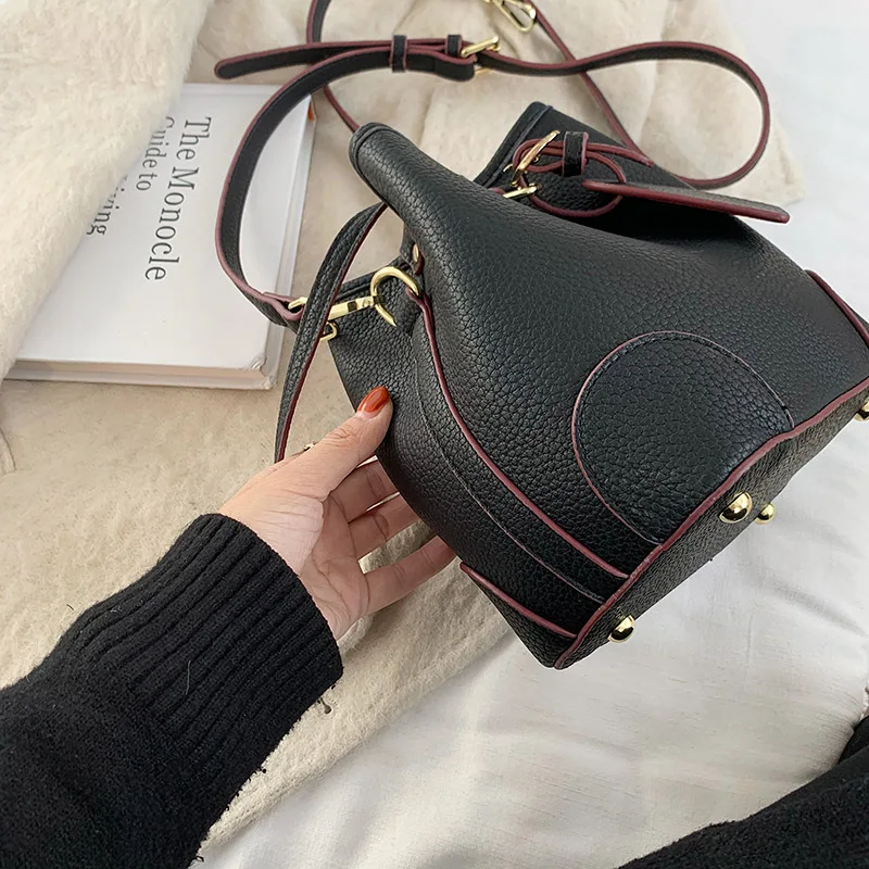 YILIANWestern style versatile female bag 2021 new fashion fashion one-shoulder bag large capacity bucket bag cross-body
YILIANWestern style versatile female bag 2021 new fashion fashion one-shoulder bag large capacity bucket bag cross-body