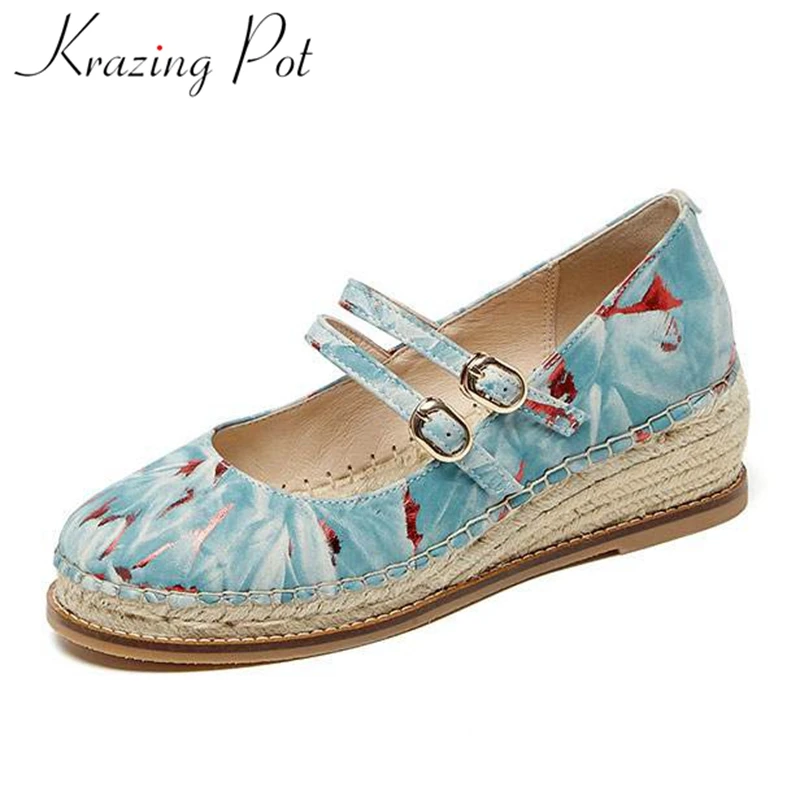 Vichelo Hot cow leather graffiti round toe women straw decoration blue metal buckle strap flat platform printing leisure shoes
Vichelo Hot cow leather graffiti round toe women straw decoration blue metal buckle strap flat platform printing leisure shoes