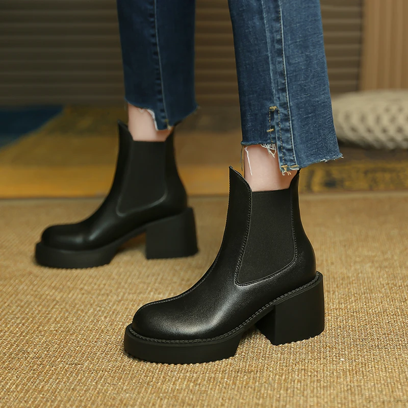 Hot Women Boots Fashion Genuine Leather Slip-On Chelsea Boots Round Toe Thick Heel Platform Boots Handmade Women Shoes Winter
Hot Women Boots Fashion Genuine Leather Slip-On Chelsea Boots Round Toe Thick Heel Platform Boots Handmade Women Shoes Winter