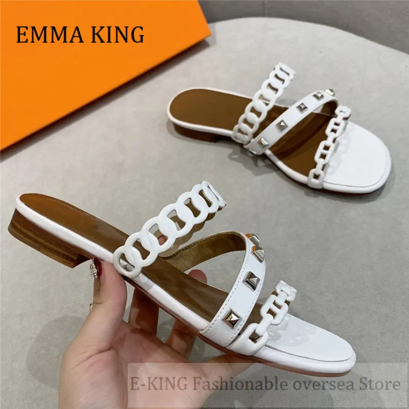 2021 Summer Women Leather Chain Flats Slippers Open Toe Slip On Outdoor Women Beach Shoes Designer Brand Woman Shoes Flip Flops
2021 Summer Women Leather Chain Flats Slippers Open Toe Slip On Outdoor Women Beach Shoes Designer Brand Woman Shoes Flip Flops