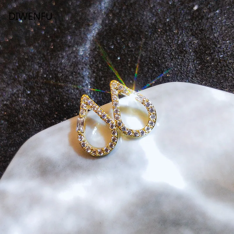 Diamonds S925 Sterling Silver Wedding Earrings for Women Cute Wate Drop Office Fine Jewelry Silver Fashion Stud Earrings Women
Diamonds S925 Sterling Silver Wedding Earrings for Women Cute Wate Drop Office Fine Jewelry Silver Fashion Stud Earrings Women