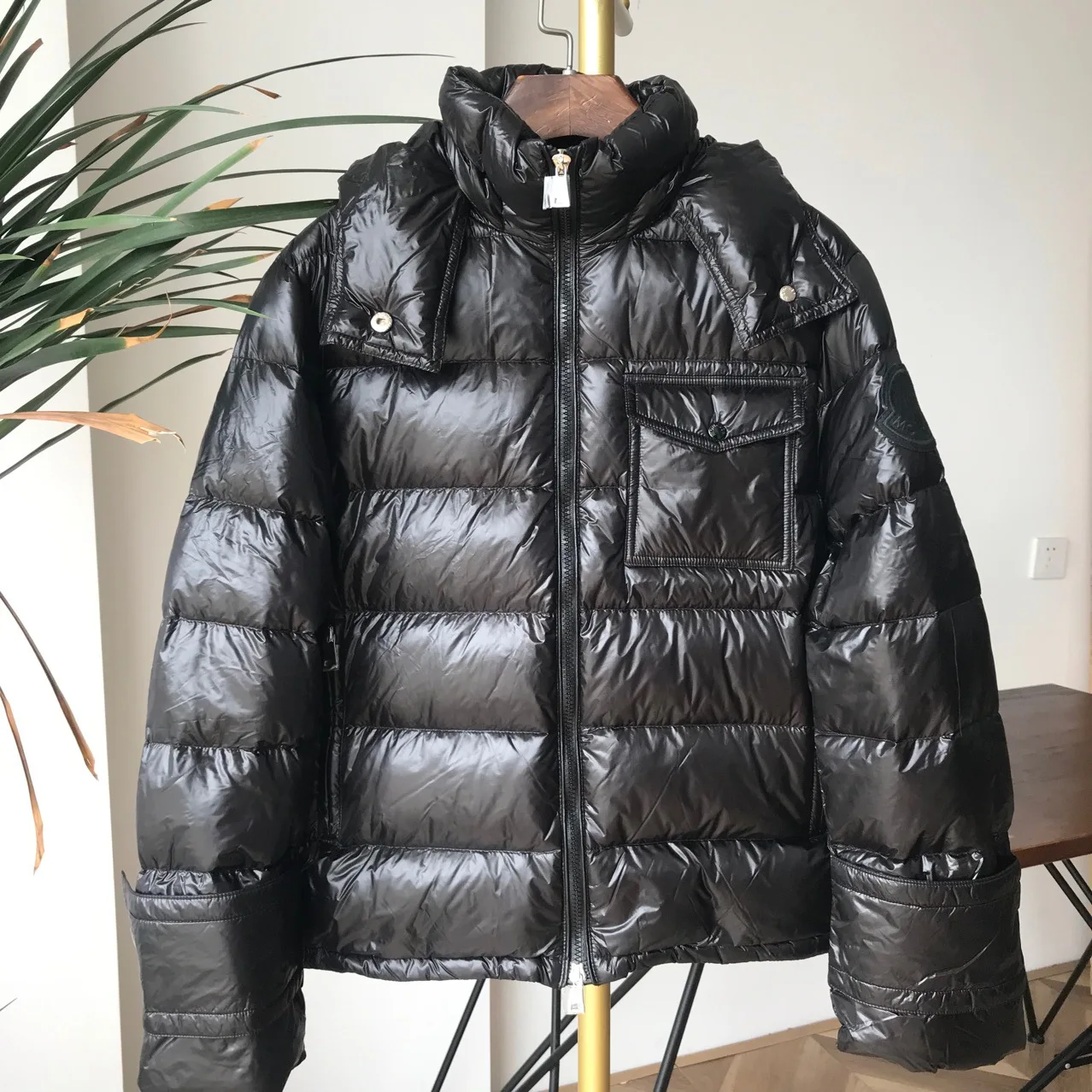 2021 Winter New Fashion Casual Loose Down Jacket 90% White Duck Down Black Short Long Sleeve Hooded Jacket Women
2021 Winter New Fashion Casual Loose Down Jacket 90% White Duck Down Black Short Long Sleeve Hooded Jacket Women