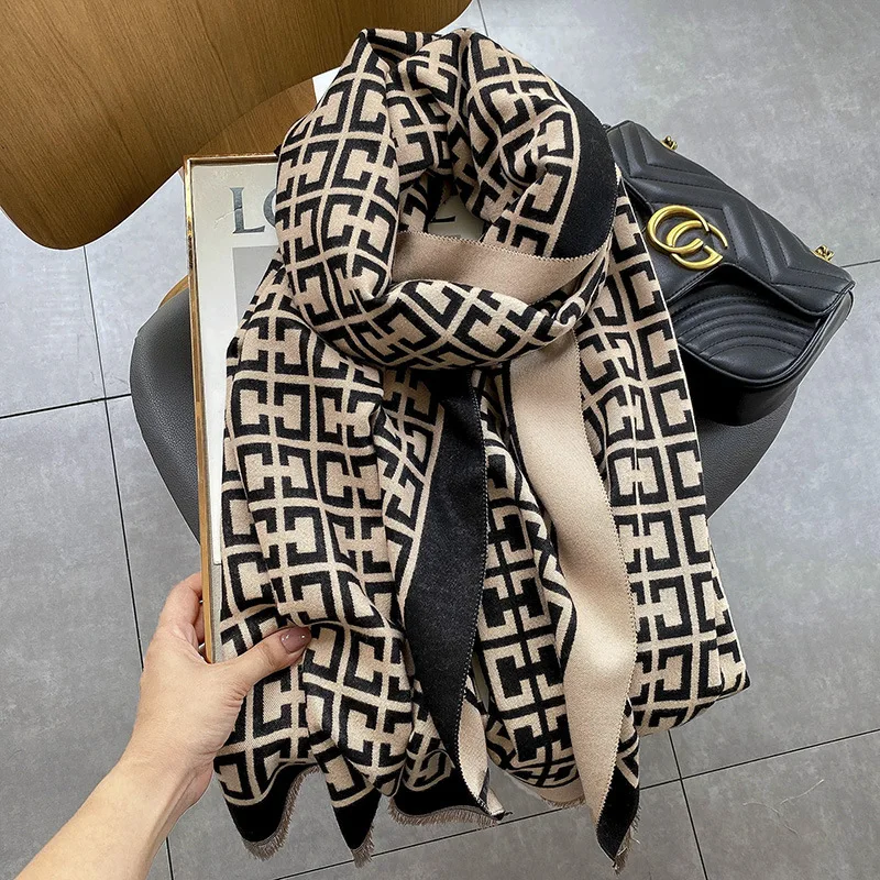 Роскошный кашемировый шарф 2021, зимние женские шали из пашмины, теплые пледы, женский платок, бандана, брендовые толстые шарфы с принтом
Роскошный кашемировый шарф 2021, зимние женские шали из пашмины, теплые пледы, женский платок, бандана, брендовые толстые шарфы с принтом