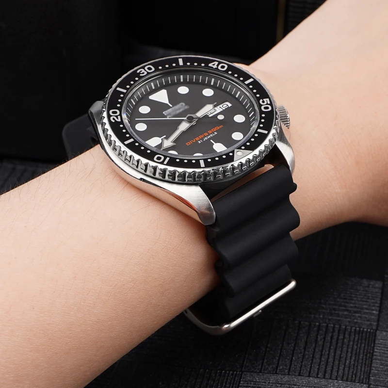 CODFIEDY Watch Band 22mm Silicone Rubber Strap Watchband for Samsung huawei seiko Men Women Black Green Blue Grey Red Orange
CODFIEDY Watch Band 22mm Silicone Rubber Strap Watchband for Samsung huawei seiko Men Women Black Green Blue Grey Red Orange