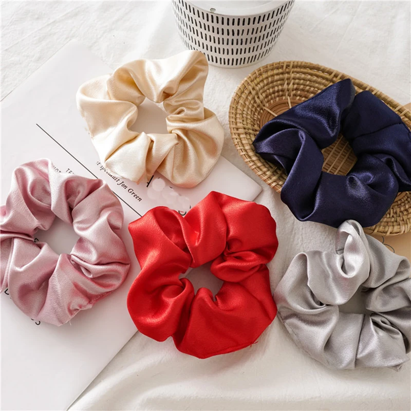2019 New Glossy Satin Scrunchie Solid Color Elastic Hair Ties For Girls Women Ponytail Holder Hair Rubber Bands Hair Accessories
2019 New Glossy Satin Scrunchie Solid Color Elastic Hair Ties For Girls Women Ponytail Holder Hair Rubber Bands Hair Accessories