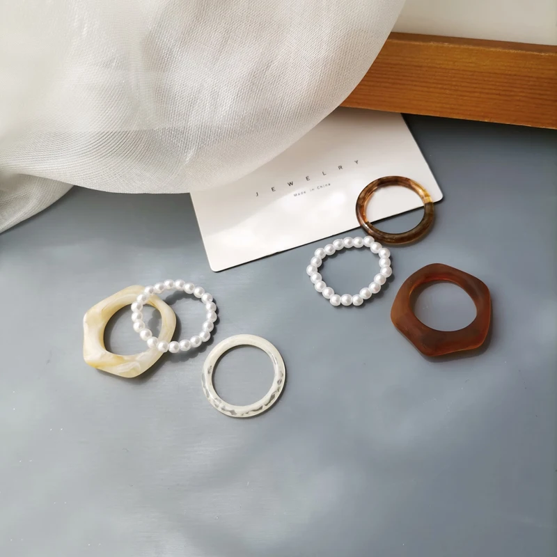 Mihan Fashion Jewelry Resin Rings Hot Selling Geometric Round Simulated Pearls 3 pcs Set Rings For Women Girl Party Gifts
Mihan Fashion Jewelry Resin Rings Hot Selling Geometric Round Simulated Pearls 3 pcs Set Rings For Women Girl Party Gifts