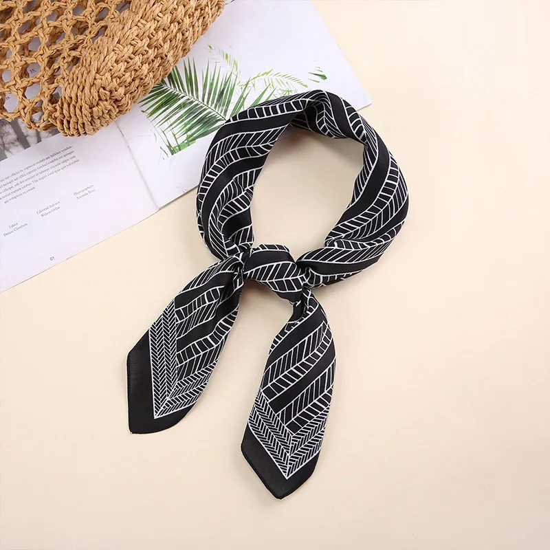 2021 New Silk Scarf Small Square Scarf Women 70cm Fine Twill Hand-painted Scarf Printing Gift Custom Scarf
2021 New Silk Scarf Small Square Scarf Women 70cm Fine Twill Hand-painted Scarf Printing Gift Custom Scarf