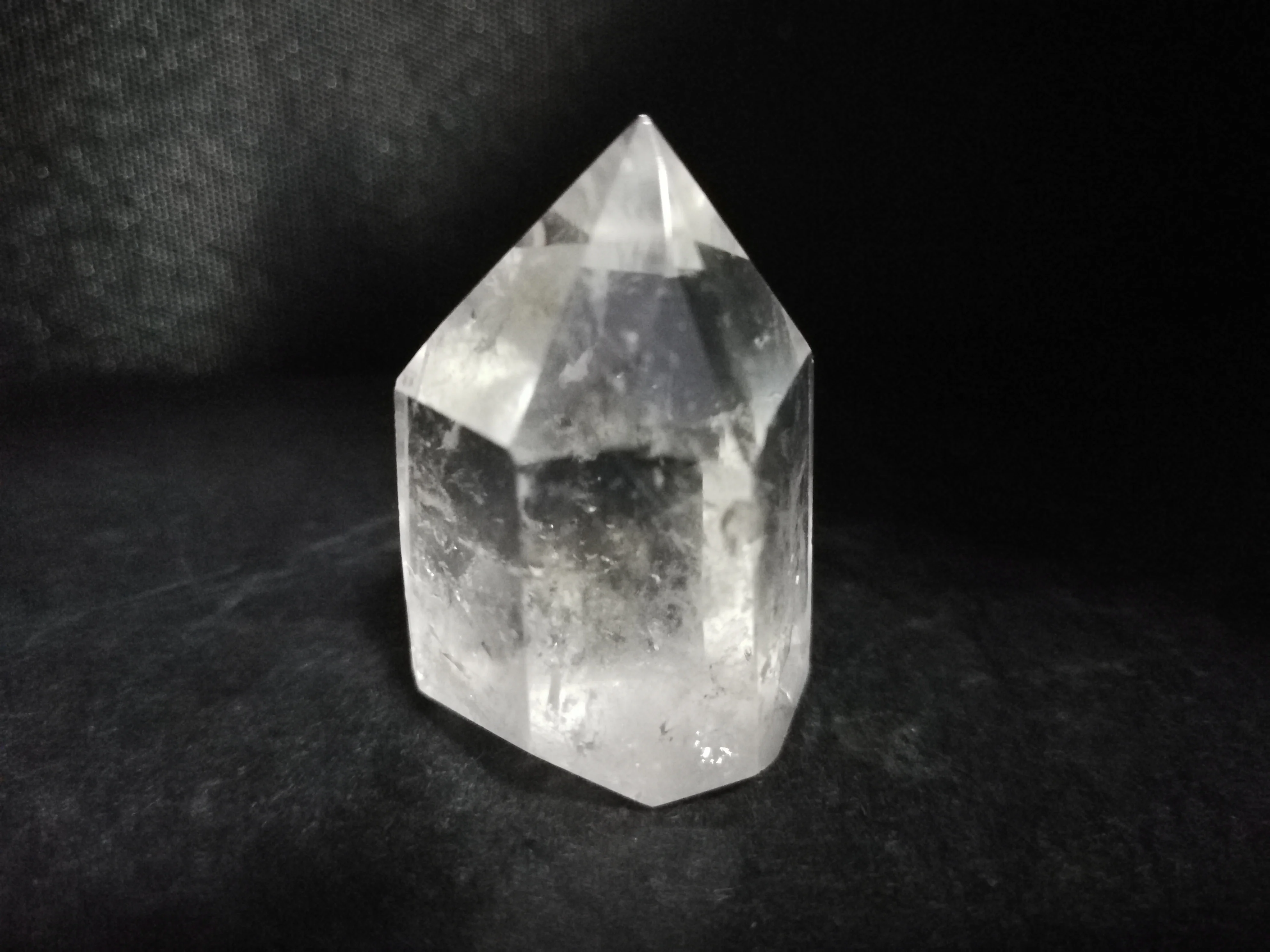 34.2gNatural white crystal column, crystal point, mineral jewelry, healing stick, home decoration, decorative gifts
34.2gNatural white crystal column, crystal point, mineral jewelry, healing stick, home decoration, decorative gifts