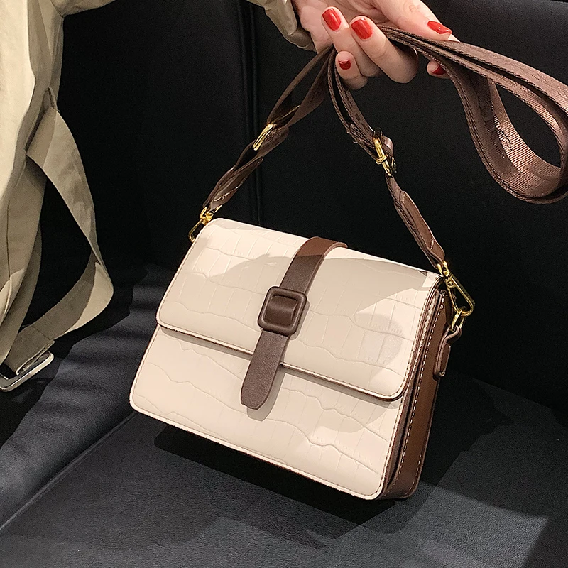 NEW Senior Retro Bag Female 2021 Fashion Messenger Bag Hot-selling Square Bag Underarm Bag Shoulder Bag Width: 20cm
NEW Senior Retro Bag Female 2021 Fashion Messenger Bag Hot-selling Square Bag Underarm Bag Shoulder Bag Width: 20cm