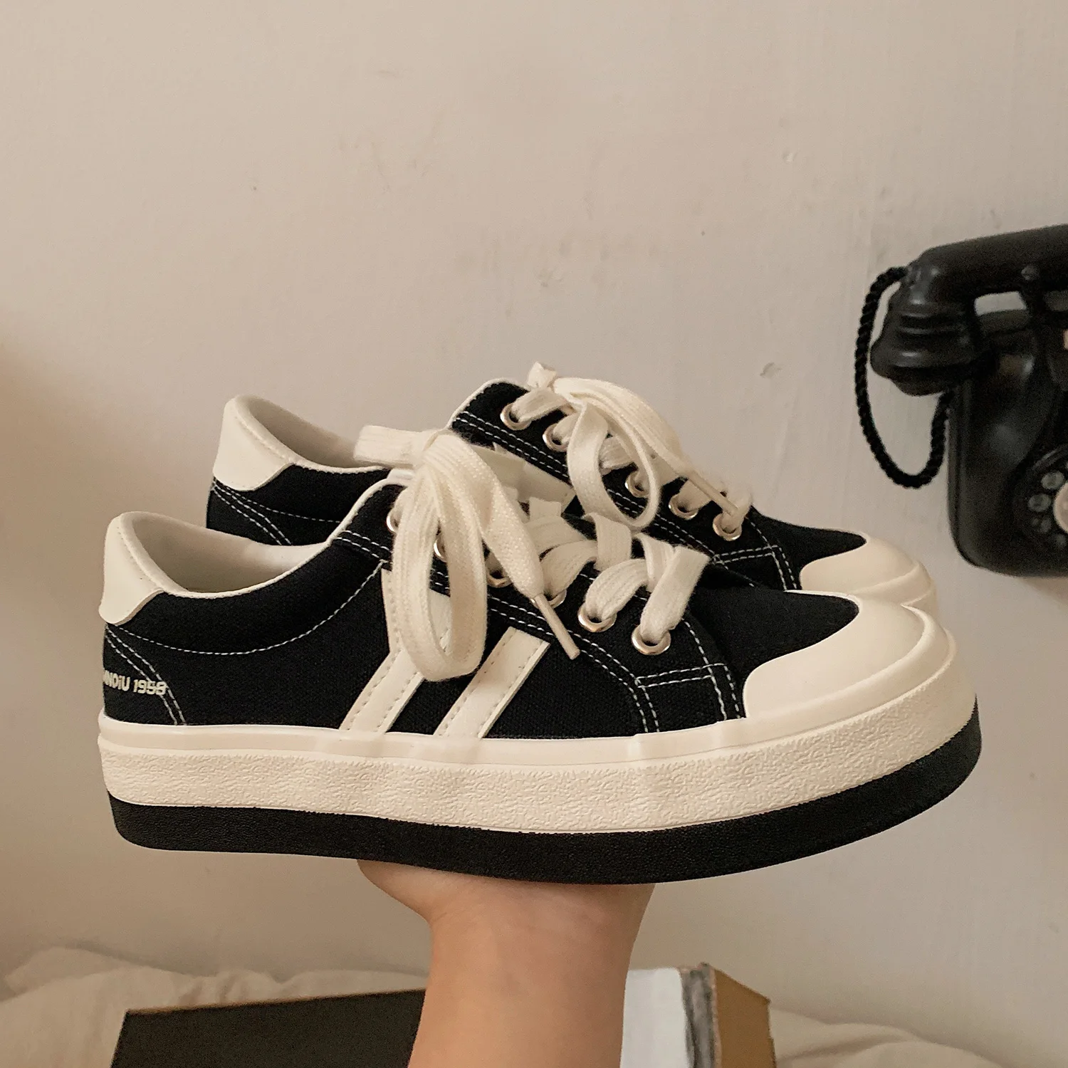 Парусиновые туфли Super Fire для весны и осени, женская обувь, Осенняя обувь, тканевые туфли, маленькая черная обувь, спортивные бальные туфли
Парусиновые туфли Super Fire для весны и осени, женская обувь, Осенняя обувь, тканевые туфли, маленькая черная обувь, спортивные бальные туфли