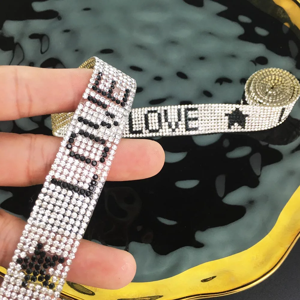 Crystal Love Motif Hot fix Rhinestones Iron on Stickers Tape Ribbon for Clothes Bags Shoes Decorated Sewing
Crystal Love Motif Hot fix Rhinestones Iron on Stickers Tape Ribbon for Clothes Bags Shoes Decorated Sewing