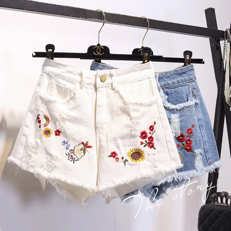 2023 Spring Summer Embroidery Plus size 5XL Ripped Denim Shorts Women Streetwear All-match Loose Female High waist Casual Jeans
2023 Spring Summer Embroidery Plus size 5XL Ripped Denim Shorts Women Streetwear All-match Loose Female High waist Casual Jeans