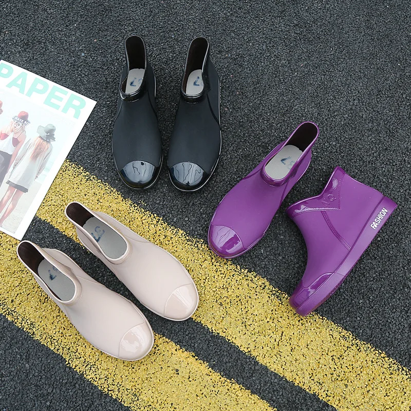 Rain female fashion models wear summer South Korea short cylinder lovely adults in han edition boots tube water waterproof no
Rain female fashion models wear summer South Korea short cylinder lovely adults in han edition boots tube water waterproof no