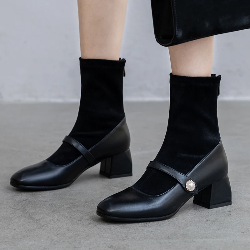 Winter Warm Ankle Boots Women Flock Leather Square Loe Heels Booties Fashion Square Toe Zipper Boots Shoes Ladies 2019 Black
Winter Warm Ankle Boots Women Flock Leather Square Loe Heels Booties Fashion Square Toe Zipper Boots Shoes Ladies 2019 Black