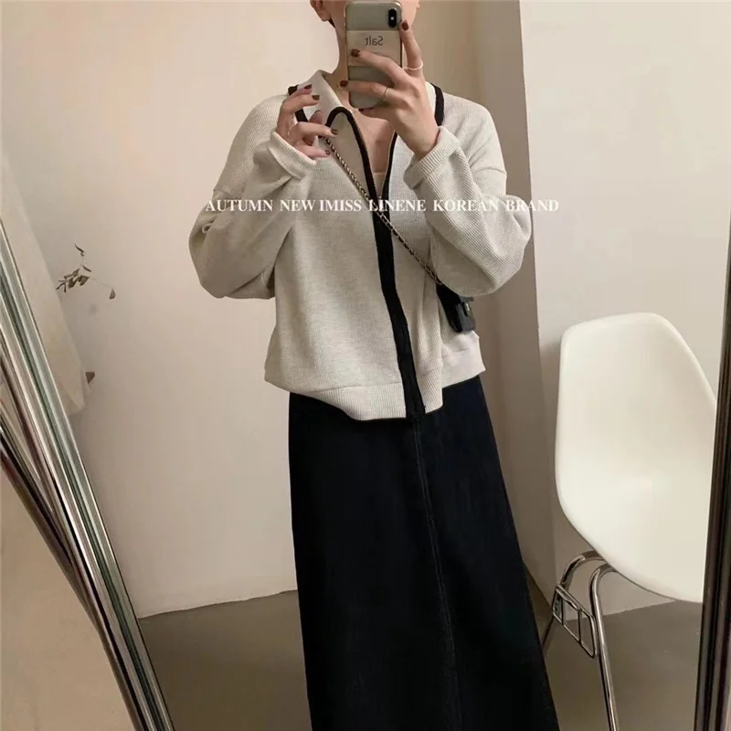 Autumn Cardigan Coat Women's Design Sense Minority Top Korean Fashion Versatile Small Man Long Sleeve
Autumn Cardigan Coat Women's Design Sense Minority Top Korean Fashion Versatile Small Man Long Sleeve