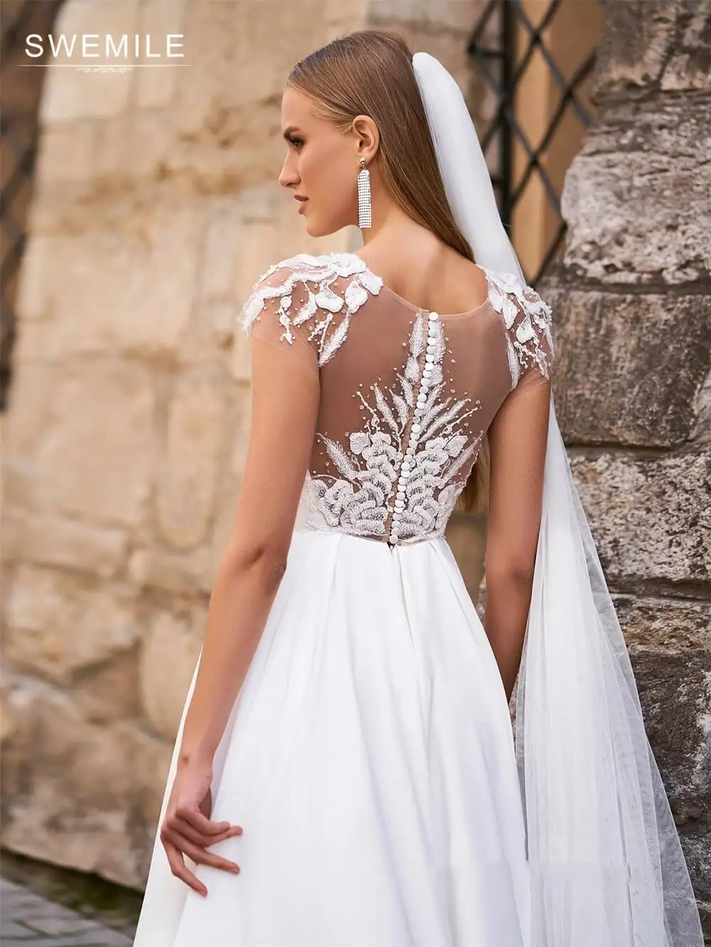 SWEMILE Sexy High Split Lace Wedding Dresses Backless Princess Bridal Gowns Cap Sleeves Tulle Illusion Bride To Be Wedding Gowns
SWEMILE Sexy High Split Lace Wedding Dresses Backless Princess Bridal Gowns Cap Sleeves Tulle Illusion Bride To Be Wedding Gowns