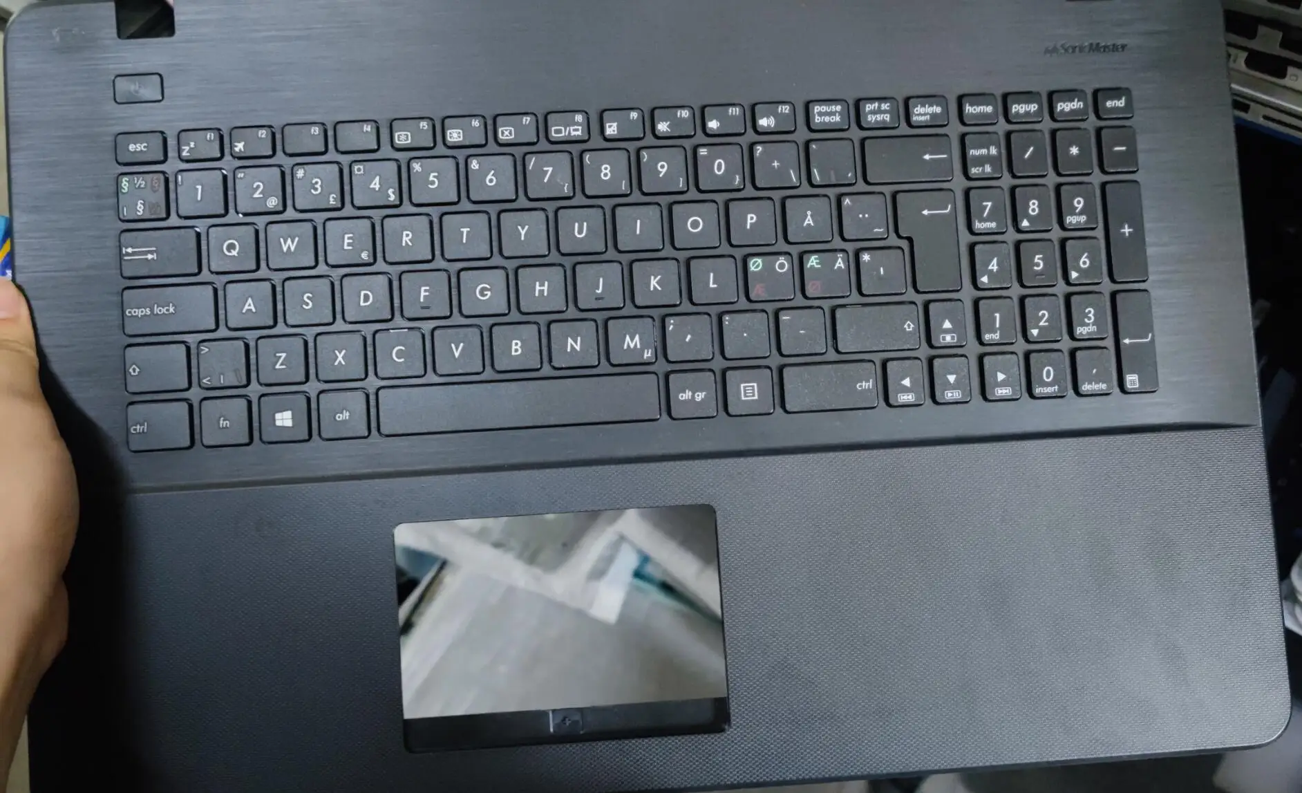 New For ASUS X751 X751L Series Palmrest with EU keyboard + Bottom Case Cover
New For ASUS X751 X751L Series Palmrest with EU keyboard + Bottom Case Cover