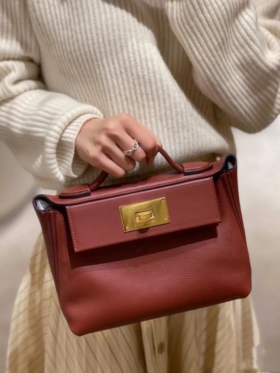 Toppe Fully Handmade LUXURY PURSE,21cm mini 2424 bag,Brand Handbag,Evercolor/Swifit Leather,Fast Delivery
Toppe Fully Handmade LUXURY PURSE,21cm mini 2424 bag,Brand Handbag,Evercolor/Swifit Leather,Fast Delivery