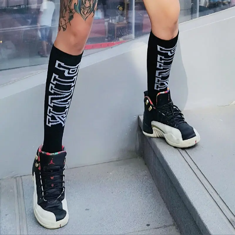 Korean fashion women's socks striped letter pattern socks street fashion sports skateboard breathable sweat-absorbent tube socks
Korean fashion women's socks striped letter pattern socks street fashion sports skateboard breathable sweat-absorbent tube socks