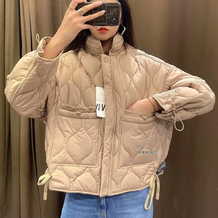 Casual Short Cotton Jacket Women Winter Parkas Loose Solid Women Coat Light Slim Streetwear Long Sleeve Veste Femme 2021
Casual Short Cotton Jacket Women Winter Parkas Loose Solid Women Coat Light Slim Streetwear Long Sleeve Veste Femme 2021