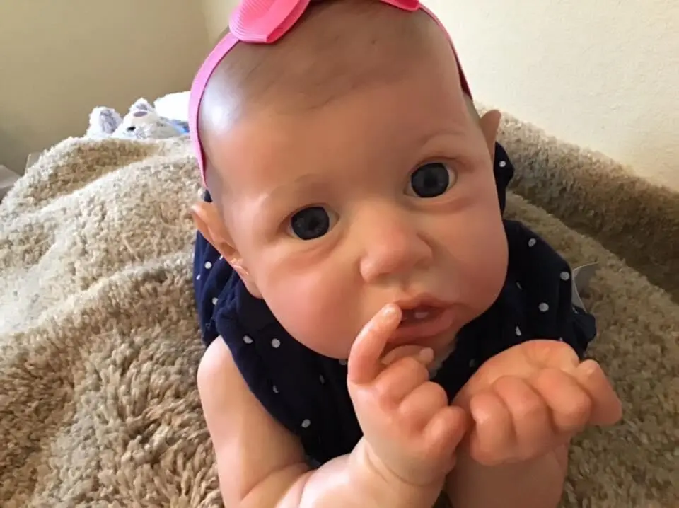 55 см saskia reborn baby doll игрушки полный силиконовые/ткань средства ухода за кожей bebe для маленьких детей безопасный мягкий Новорожденные куклы по...
55 см saskia reborn baby doll игрушки полный силиконовые/ткань средства ухода за кожей bebe для маленьких детей безопасный мягкий Новорожденные куклы по...