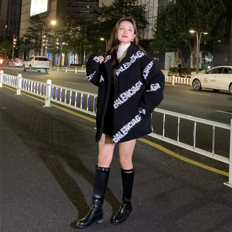 TripleLeaf 2020 Autumn And Winter Loose Faux Lamb Wool Letter Coat Faux Fur Women
TripleLeaf 2020 Autumn And Winter Loose Faux Lamb Wool Letter Coat Faux Fur Women