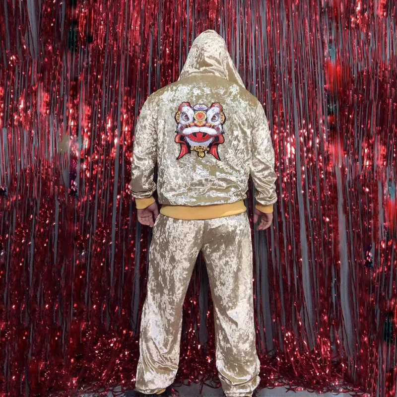 Gold Sequin Coat Lion Dance Print Jacket Pants Men Jazz Dance Outfits Jazz Stage Wear Nightclub Rave Performance Clothes XS1174
Gold Sequin Coat Lion Dance Print Jacket Pants Men Jazz Dance Outfits Jazz Stage Wear Nightclub Rave Performance Clothes XS1174