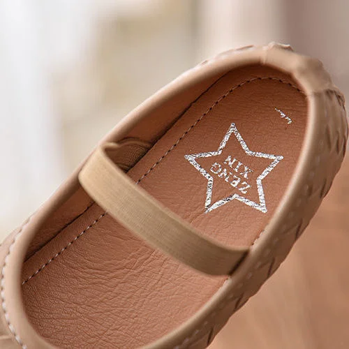 Children's Shoes Girls' Shoes 2021 Spring And Autumn New Embossed Square Head Korean Children's Spring And Autumn Soft Leather
Children's Shoes Girls' Shoes 2021 Spring And Autumn New Embossed Square Head Korean Children's Spring And Autumn Soft Leather