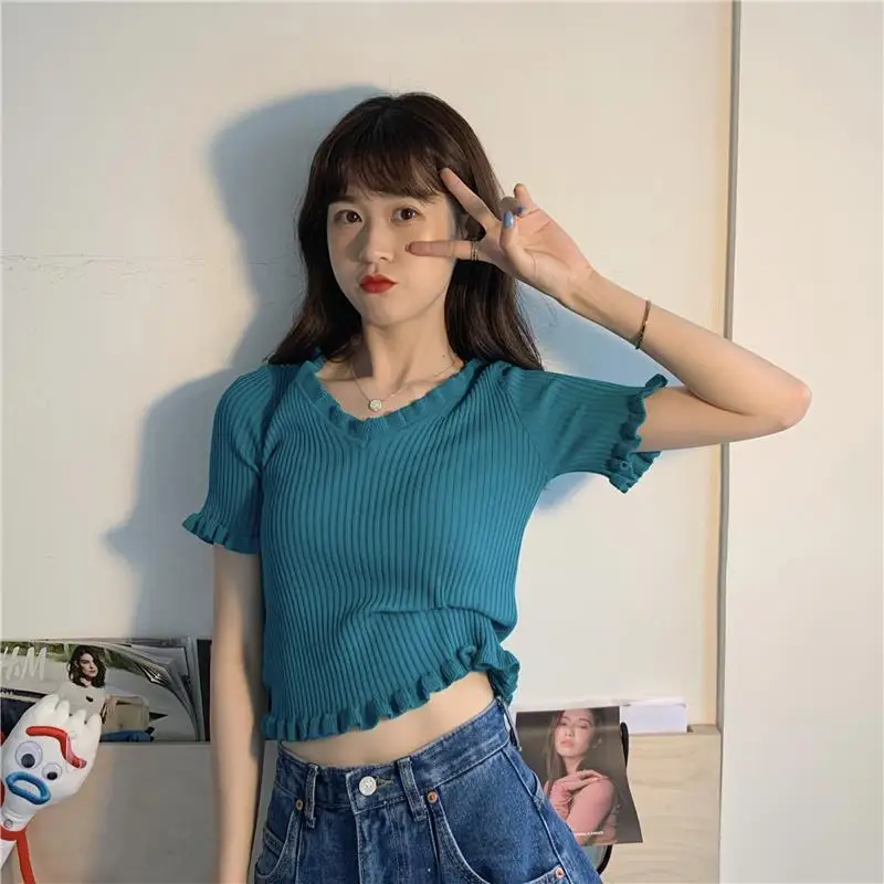 Ear edge vertical V-neck T-shirt women's sweet wind loose thin short Knitted Top 2021 summer new
Ear edge vertical V-neck T-shirt women's sweet wind loose thin short Knitted Top 2021 summer new