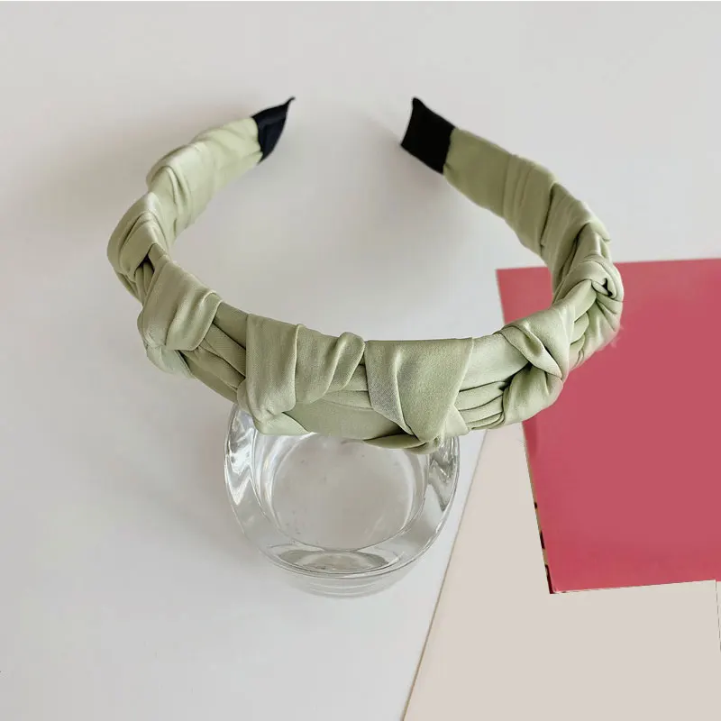 New Solid Color Hair Hoop Folds Non-slip Pleated Head Hoop 1Pcs Knotted Braided Headband Wide Brim Women Hair Accessories
New Solid Color Hair Hoop Folds Non-slip Pleated Head Hoop 1Pcs Knotted Braided Headband Wide Brim Women Hair Accessories