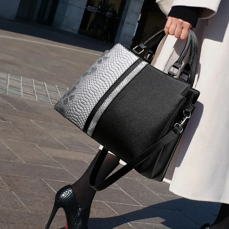 100% Genuine Leather Handbags 2020 New Single Shoulder Fashion Ladies Messenger Large Capacity Bag Purses and Handbags Cc Gg
100% Genuine Leather Handbags 2020 New Single Shoulder Fashion Ladies Messenger Large Capacity Bag Purses and Handbags Cc Gg