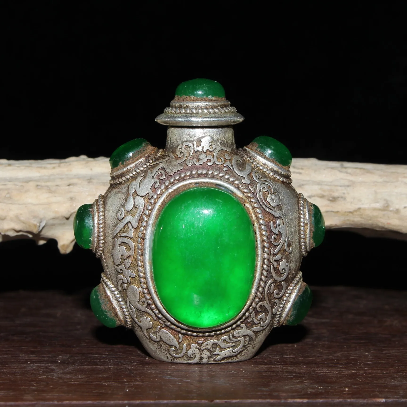 

China old Tibetan folk silver inlaid with greenstone jade snuff bottle