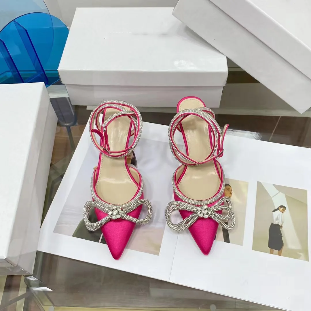 Zapatos de tacón alto con nudo de lazo puntiagudo Hepburn para mujer, sandalias individuales de diseño de nicho, nuevo estilo,
Zapatos de tacón alto con nudo de lazo puntiagudo Hepburn para mujer, sandalias individuales de diseño de nicho, nuevo estilo,