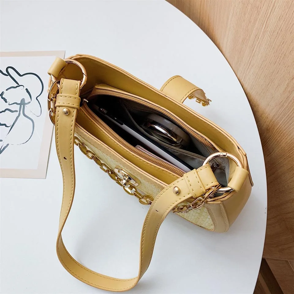 Woven Shoulder Bag Solid Color Women Daily Shopping Handbag Chains Decor Zipper Hardware Lock Purse Ladies Messenger Bags 
Woven Shoulder Bag Solid Color Women Daily Shopping Handbag Chains Decor Zipper Hardware Lock Purse Ladies Messenger Bags