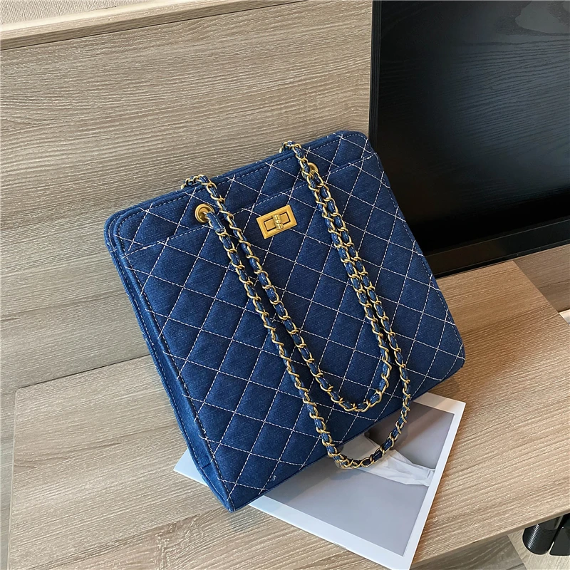 Fashion Quilted Denim Chain Women Shoulder Bags Unique Design Simple Large Capacity Female Tote Work Briefcase For A4 Documents
Fashion Quilted Denim Chain Women Shoulder Bags Unique Design Simple Large Capacity Female Tote Work Briefcase For A4 Documents