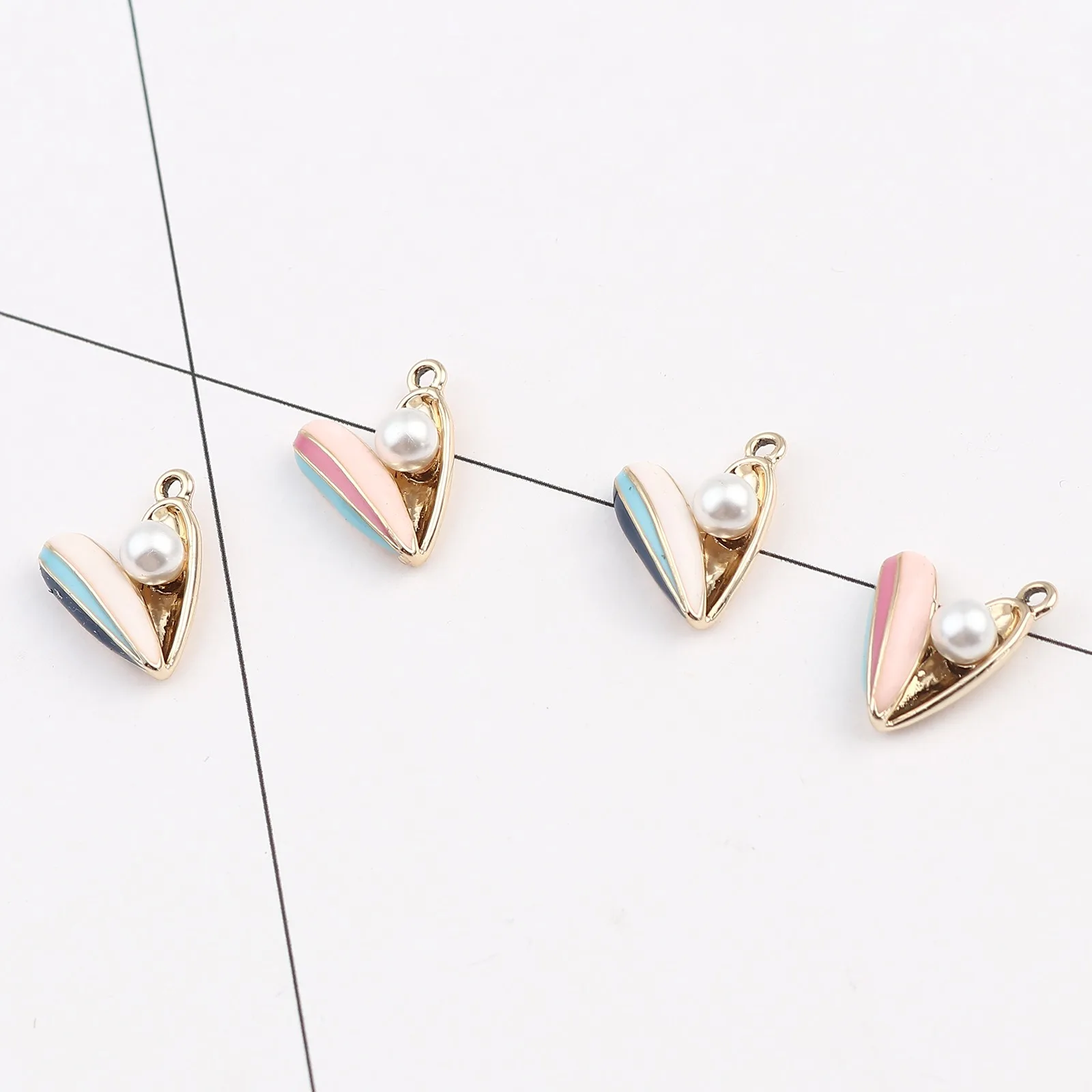 10 PCs Heart Charm Pendants Gold Plated Multicolor Enamel With Imitation Pearl Romantic Charms For Earrings Making Jewelry DIY
10 PCs Heart Charm Pendants Gold Plated Multicolor Enamel With Imitation Pearl Romantic Charms For Earrings Making Jewelry DIY